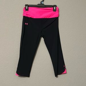 Size medium Under Armour set. Black/hot pink hoodie with leggings. Worn once!